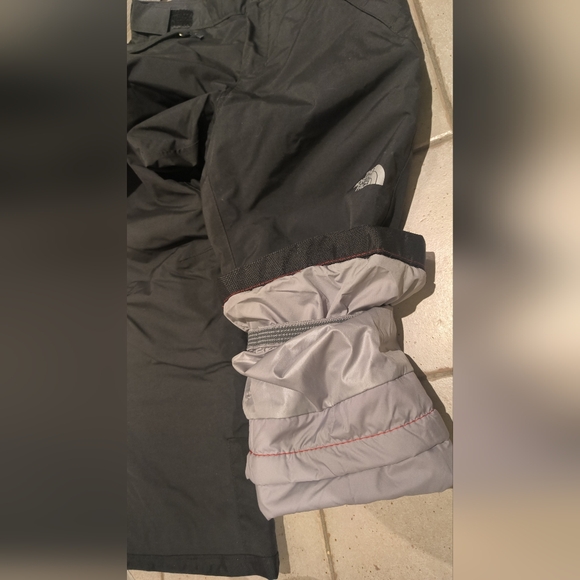 The Northface Girls’ Freedom Insulated PantsSize L - Picture 4 of 4